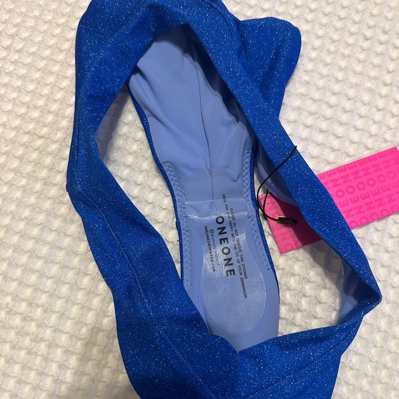 Oneone brand new swimsuit - Picture 4 of 4